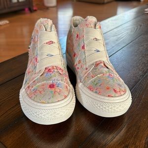 NWOB Blowfish sneakers